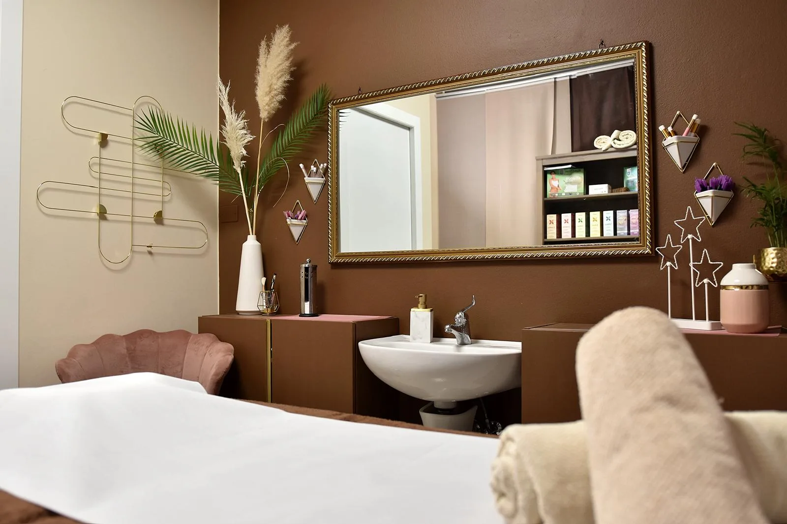 Interno accogliente del centro estetico ReViva Skin Lab